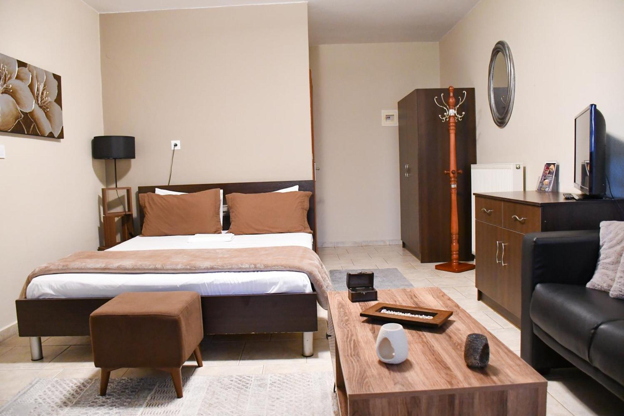 Toula Rooms Ангистрон Экстерьер фото