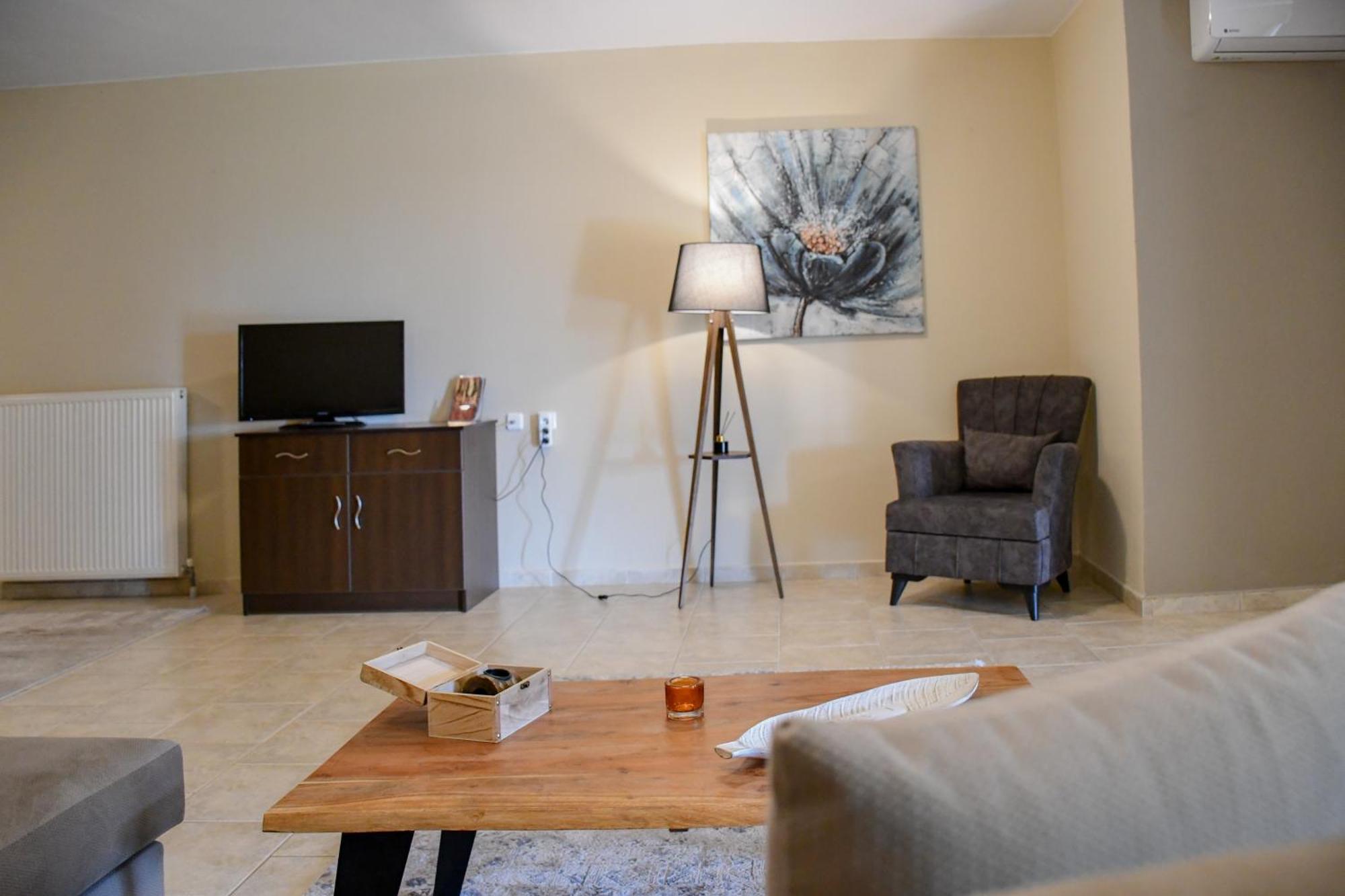 Toula Rooms Ангистрон Экстерьер фото