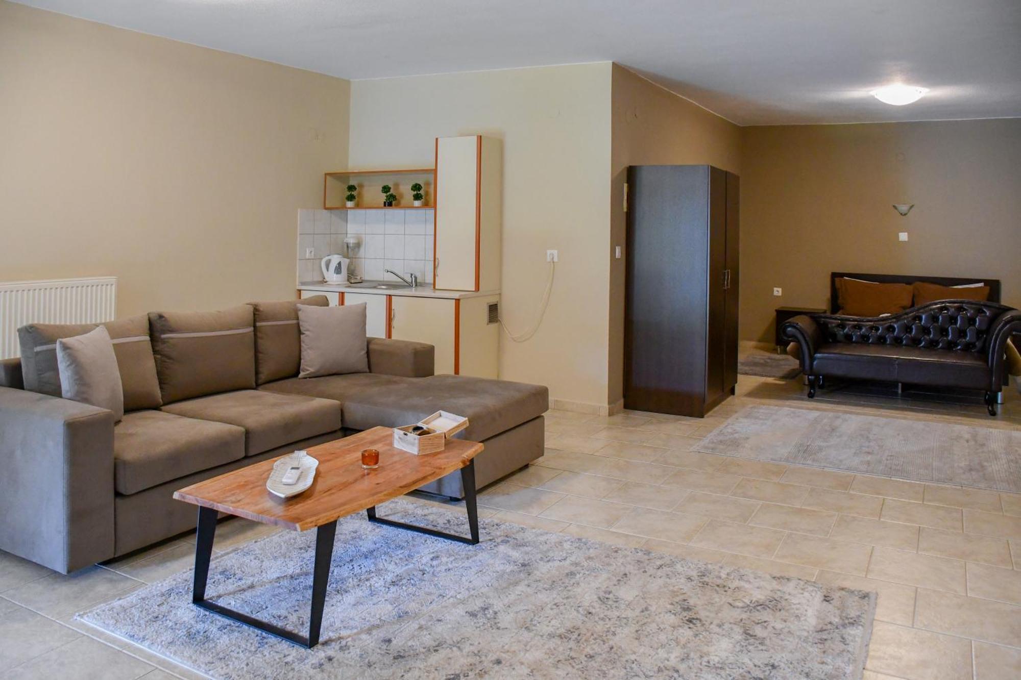 Toula Rooms Ангистрон Экстерьер фото