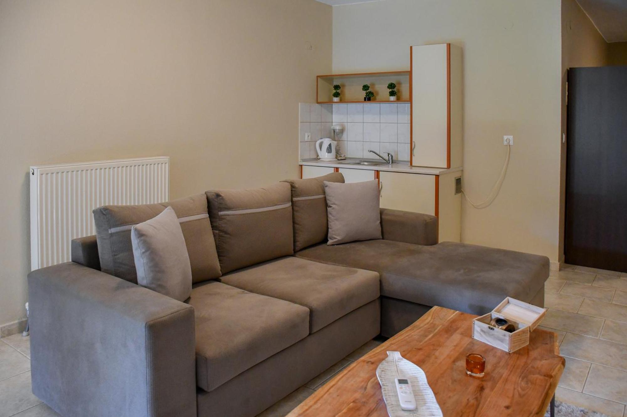 Toula Rooms Ангистрон Экстерьер фото